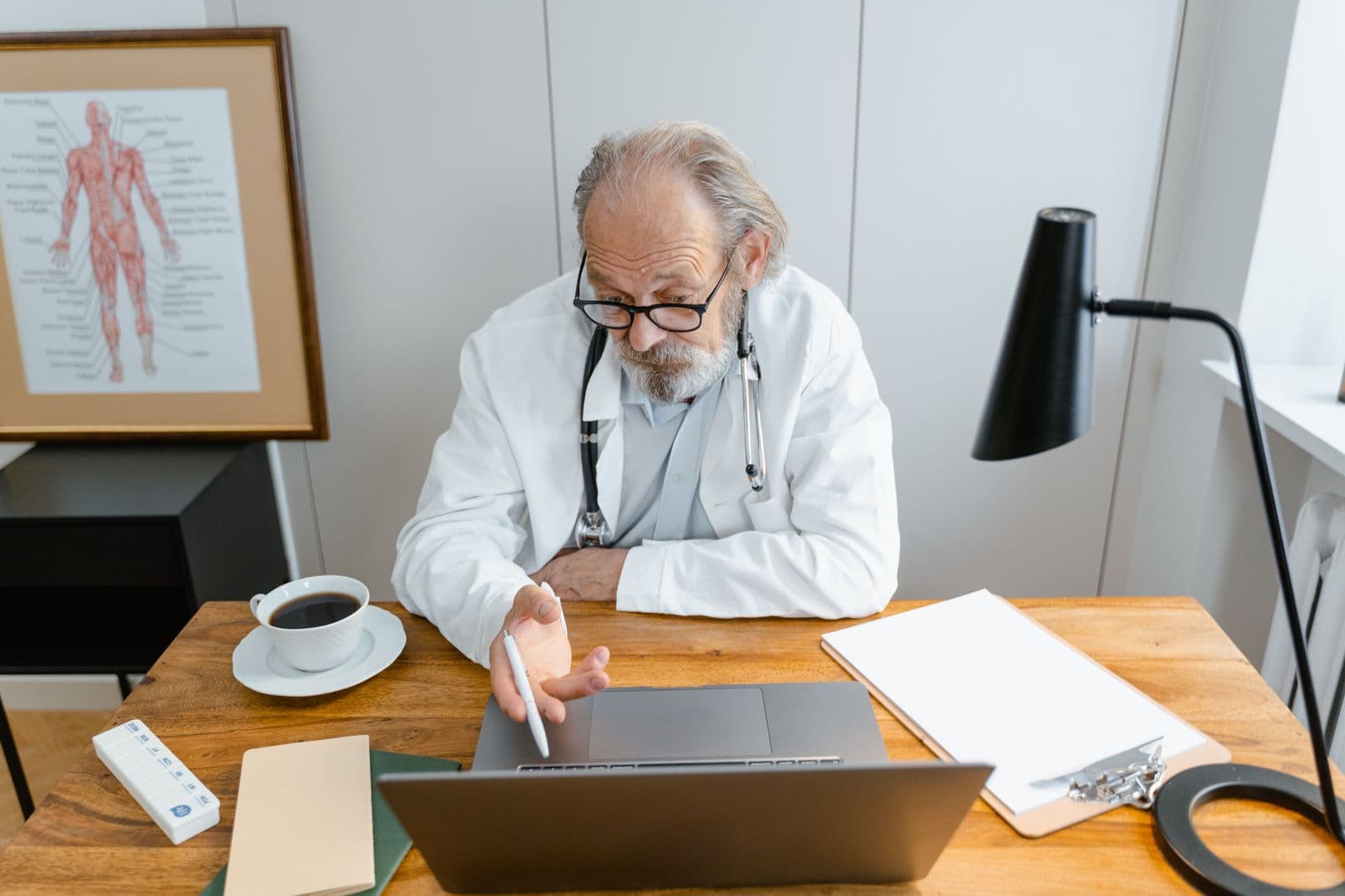 Credential Portability: Getting Clinicians Working Faster Across States